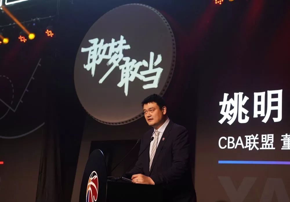 近日，曼城中场努内斯接受了天空体育采访，谈到了球队。